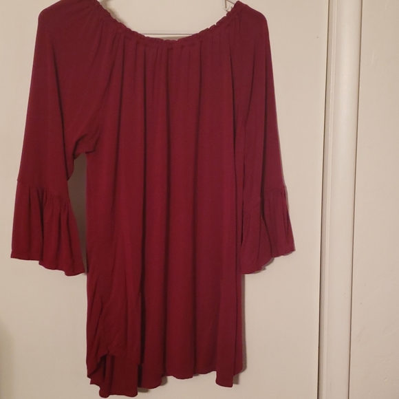 Red peasant shirt - Picture 2 of 4